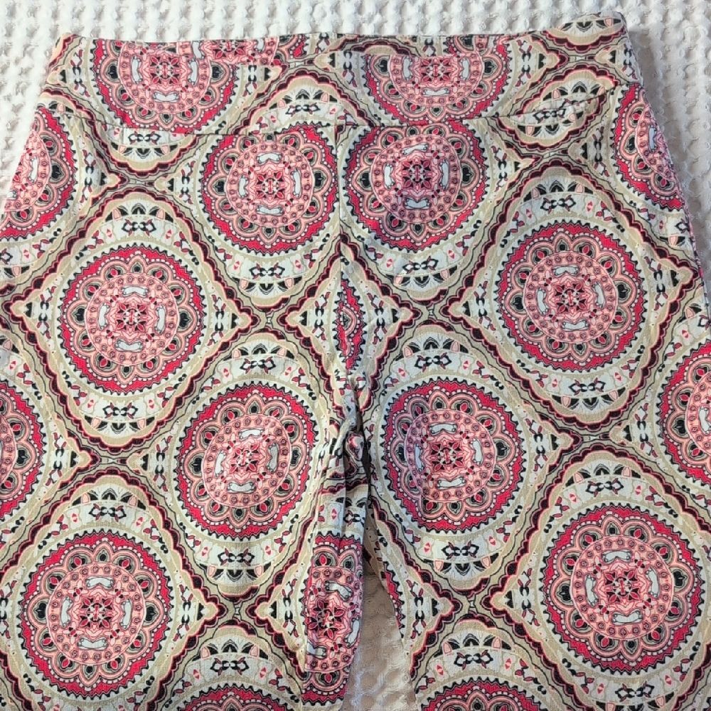 Chico's So Slimming Vibrant Patterned Ankle Pull On Pants